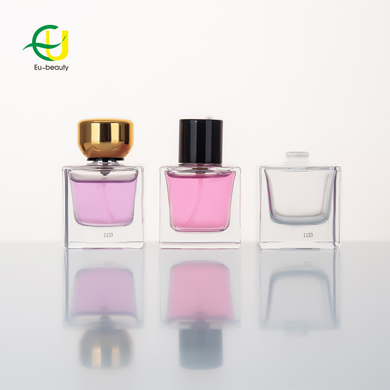 EUCS-0009 Frasco de vidro de perfume quadrado de 50ml FEA15mm bomba de perfume