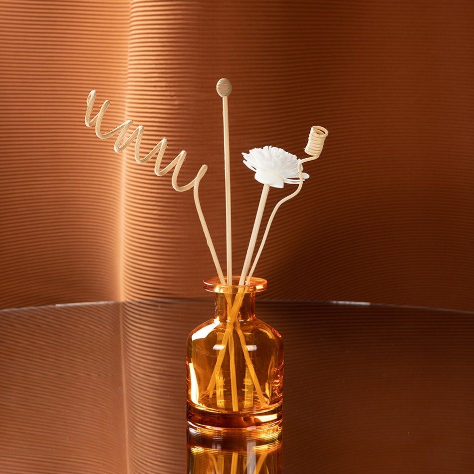 EU-Beauty Gradient Color Luxury Glass Reed Diffuser Bottle 50ml 100ml Empty Reed Diffuser Fragrance Glass Bottle