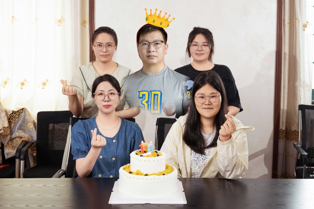 EU-Beauty’s June employee birthday party warm encounter keep moving forward插图